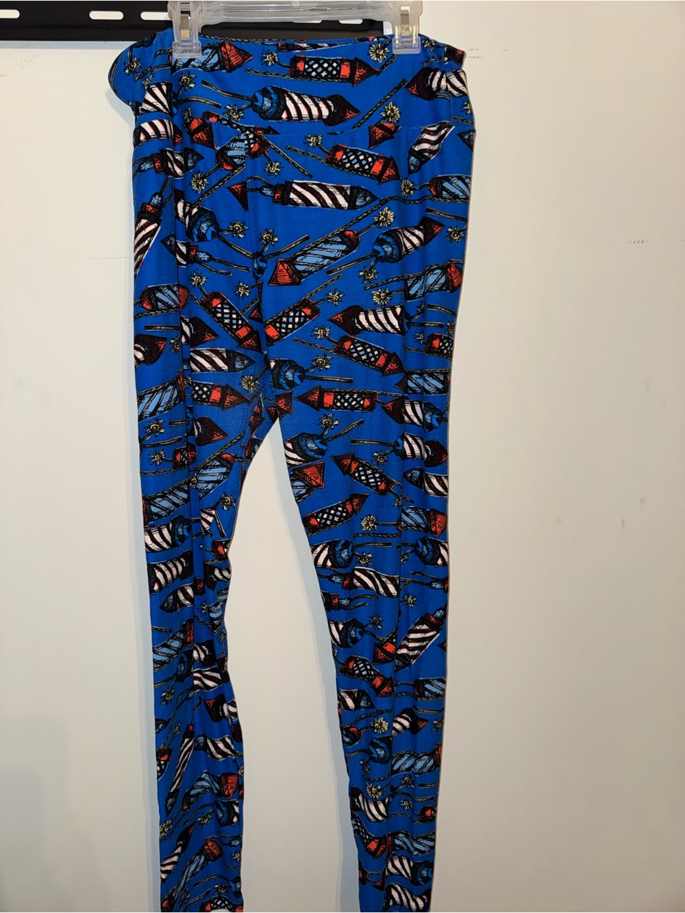 LuLaRoe Royal Blue Firecracker Print Leggings